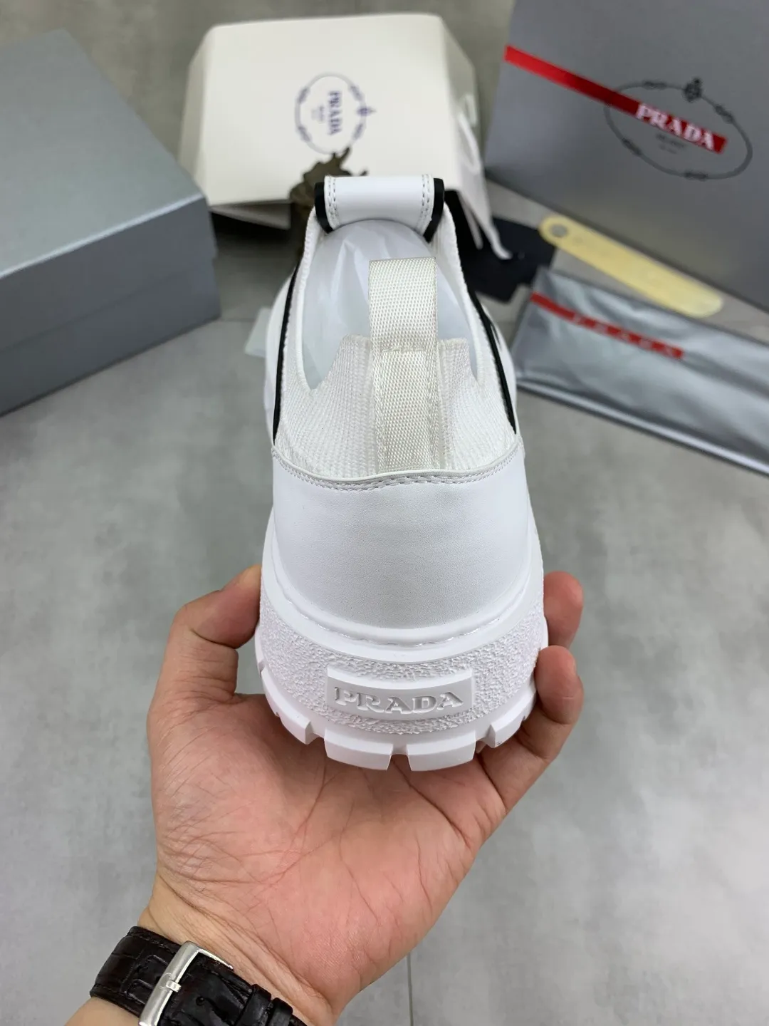 Men's shoes 💰P600💰 [New style] Flying weave series (summer must-have) is now available on the official website, 🆘 Trendy brand (Prada) mainly promotes popular models, avant-garde and versatile fashionable men's shoes, private version mold opening, cowhide surface splicing 1:1.. Fashionable and simple, original imported cowhide and cowhide leather feet; the atmosphere and personality are more fashionable, eye-catching and pursuing class. It will subvert the old idea and be a must-have for fashion trendsetters with you! Must keep it for yourself! High-end comfort and low-end, high-end quality workmanship. Size: 38-45 4️⃣colors available.